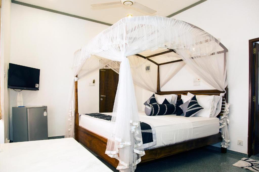 Suriya Arana Bed & Breakfast Negombo Dış mekan fotoğraf
