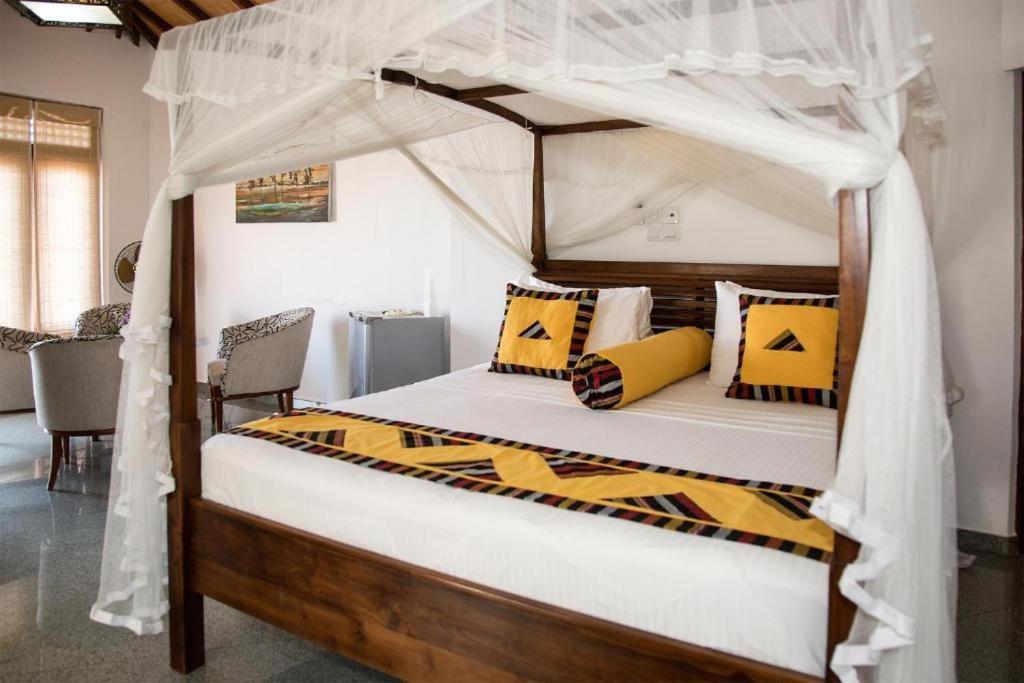 Suriya Arana Bed & Breakfast Negombo Dış mekan fotoğraf